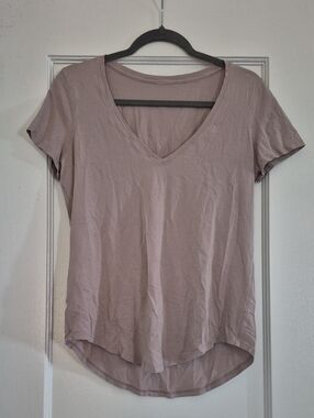 Lululemon Love V Neck Short Sleeve Shirt